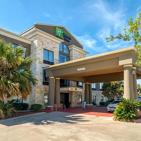 Holiday Inn Express And Suites Beeville By Ihg Exterior photo