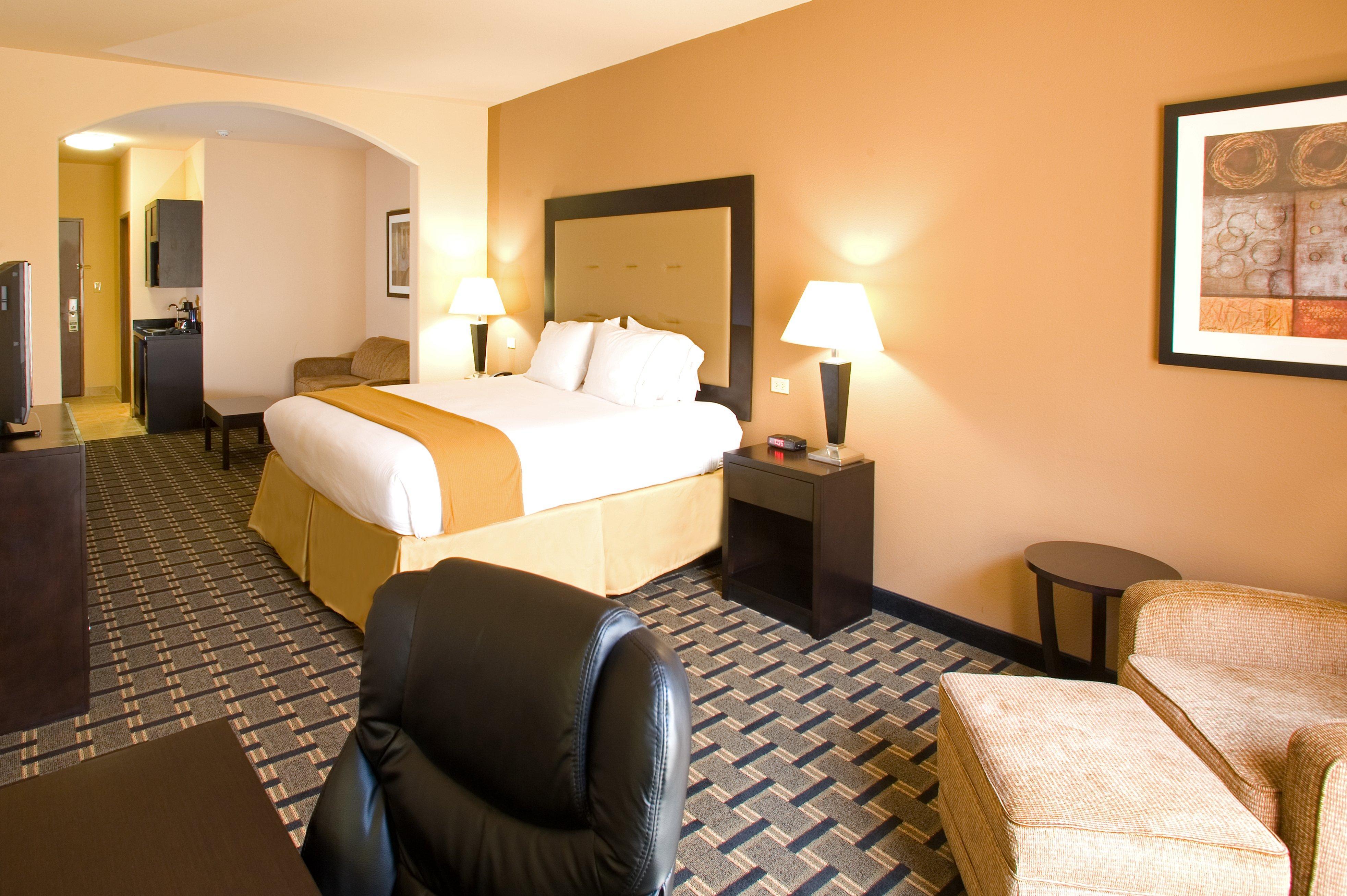 Holiday Inn Express And Suites Beeville By Ihg Exterior photo