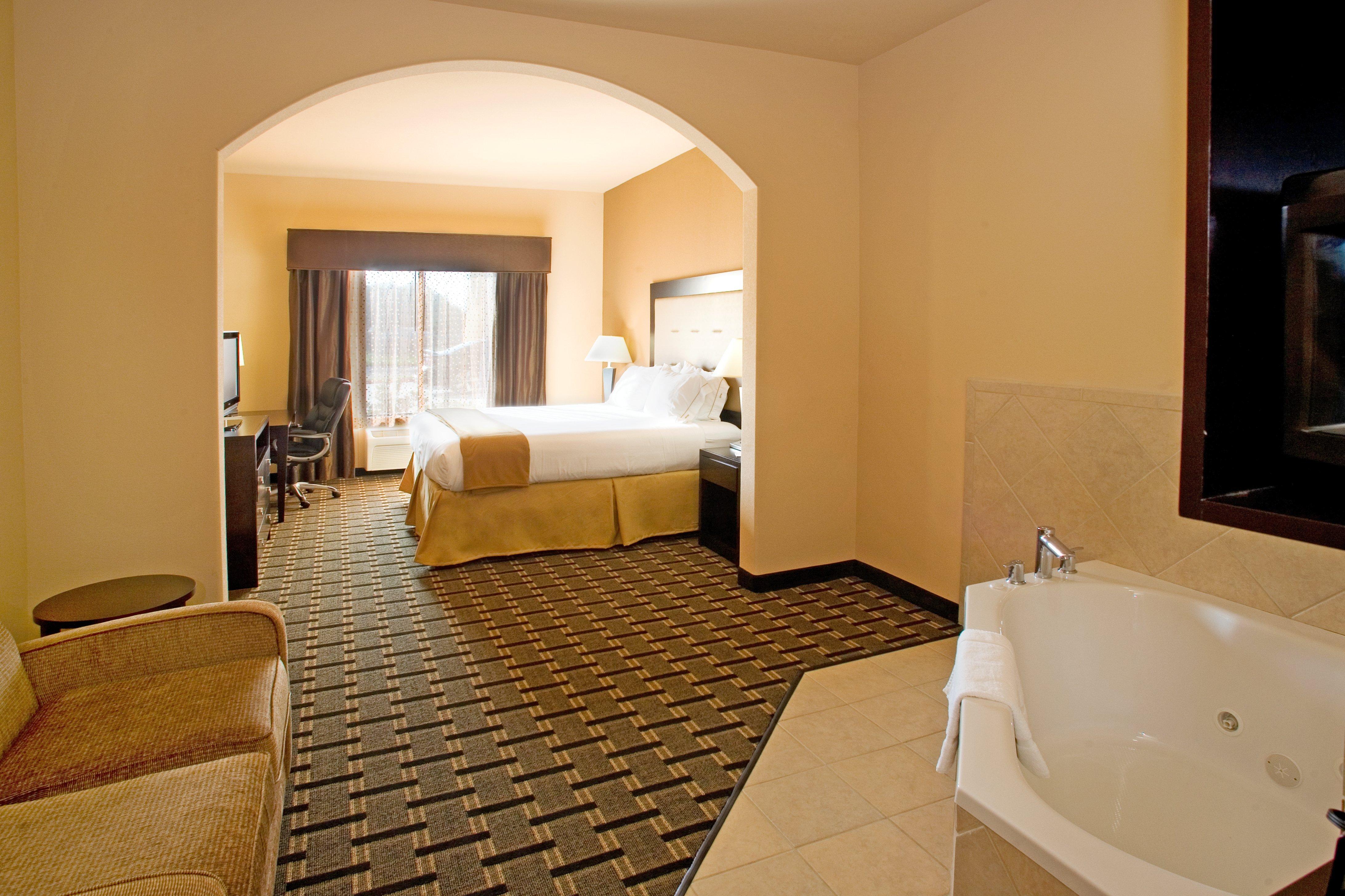 Holiday Inn Express And Suites Beeville By Ihg Exterior photo